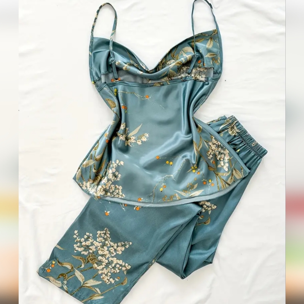Pajama Set - Picture 3 of 5